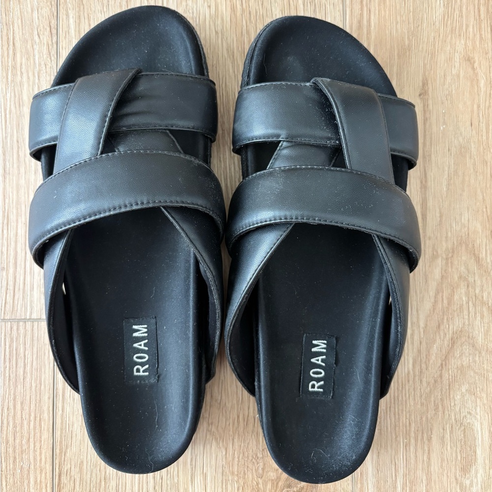 ROAM Black Cross-Strap Sandals